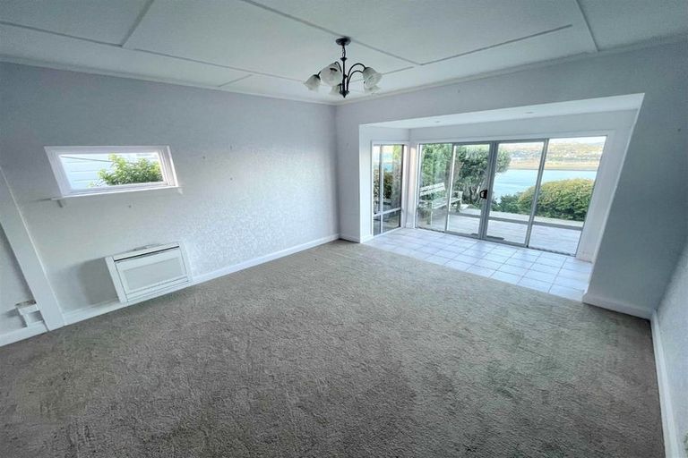 Photo of property in 77 Houghton Bay Road, Houghton Bay, Wellington, 6023