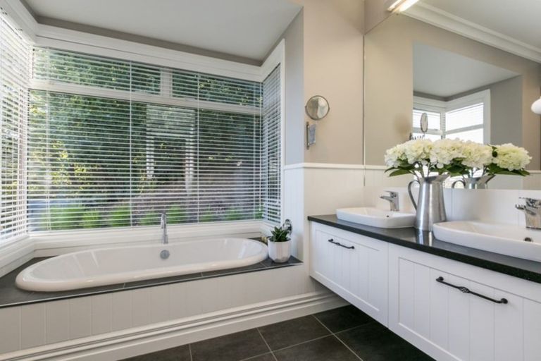 Photo of property in 24 Tauroa Valley Road, Havelock North, 4130