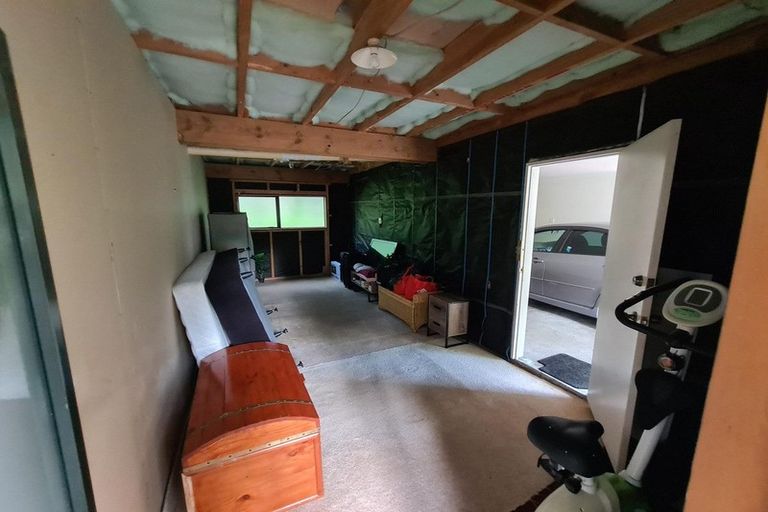 Photo of property in 1/96 Edmonton Road, Henderson, Auckland, 0612