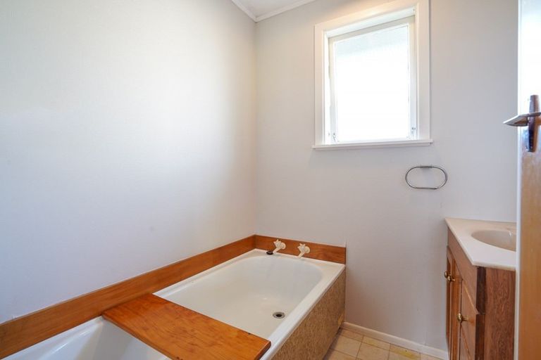 Photo of property in 39 Tararua Terrace, Cloverlea, Palmerston North, 4412