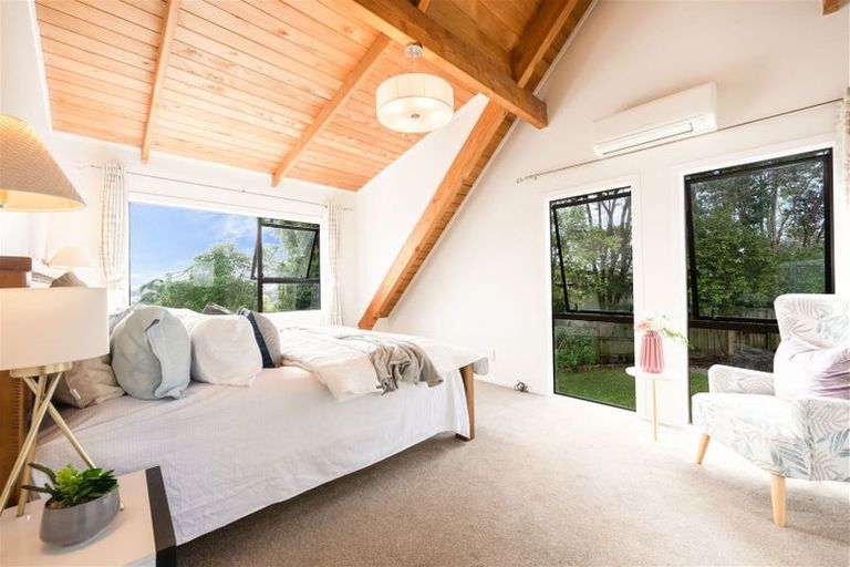 Photo of property in 17 Unsworth Drive, Unsworth Heights, Auckland, 0632