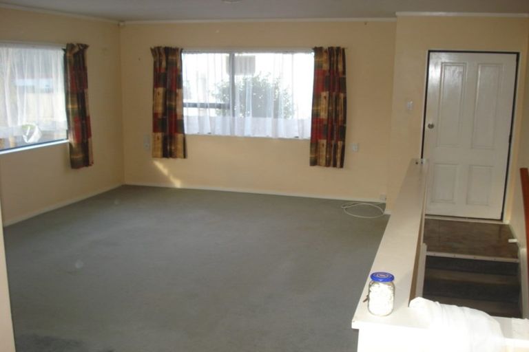 Photo of property in 58 Guadeloupe Crescent, Grenada Village, Wellington, 6037