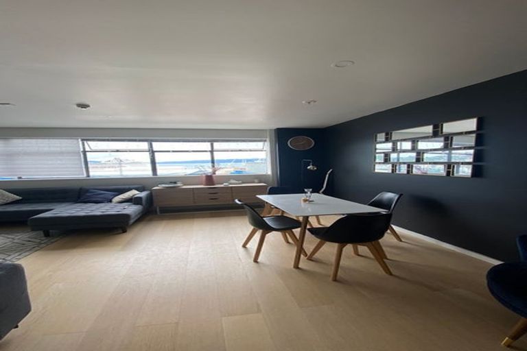 Photo of property in Quantum On Thorndon Quay, 7/163a Thorndon Quay, Pipitea, Wellington, 6011