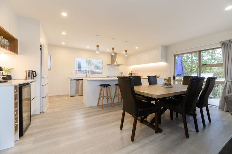 Photo of property in 57b Rangeview Road, Sunnyvale, Auckland, 0612