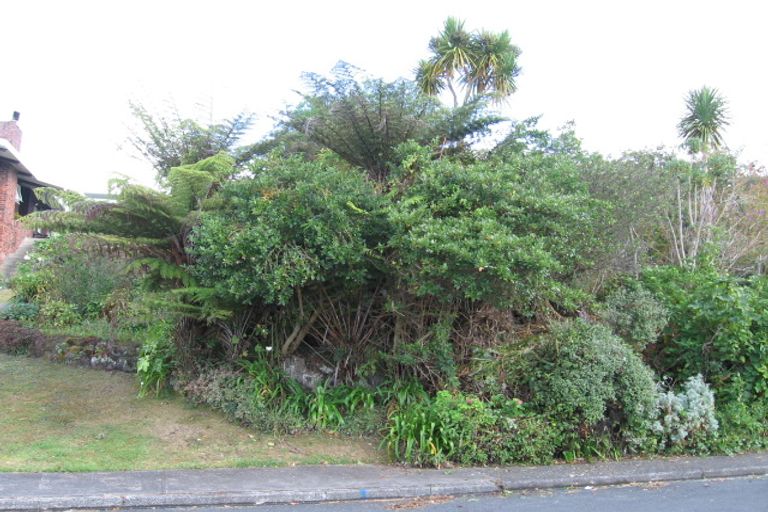 Photo of property in 2/39 Parr Terrace, Castor Bay, Auckland, 0620