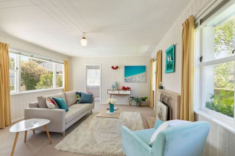 Photo of property in 165 Riverside Drive, Waiwhetu, Lower Hutt, 5010