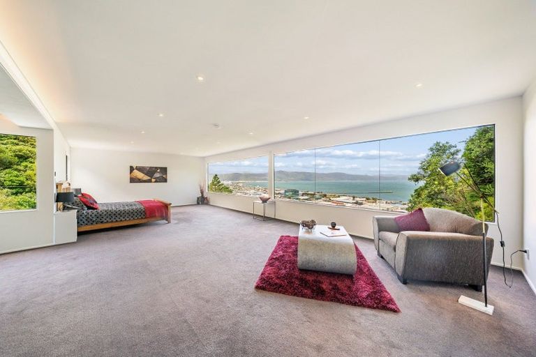 Photo of property in 18 Korokoro Road, Korokoro, Lower Hutt, 5012