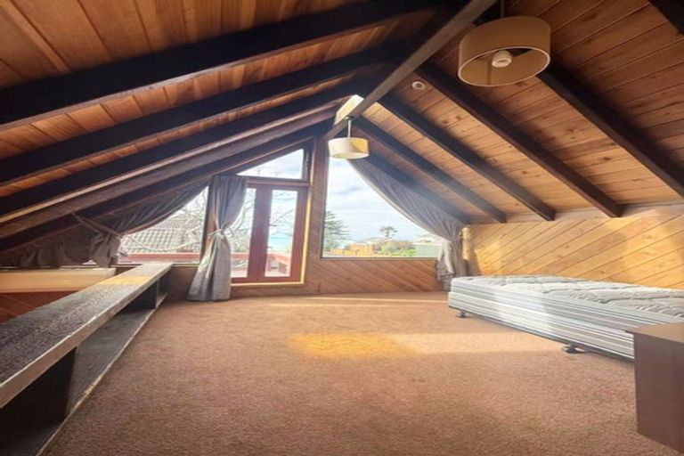 Photo of property in 7b The Esplanade, Eastern Beach, Auckland, 2012