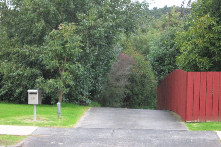 Photo of property in 19 Correa Court, Goodwood Heights, Auckland, 2105