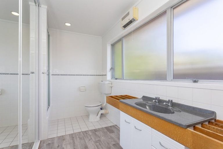 Photo of property in 36 Stapleford Crescent, Browns Bay, Auckland, 0630