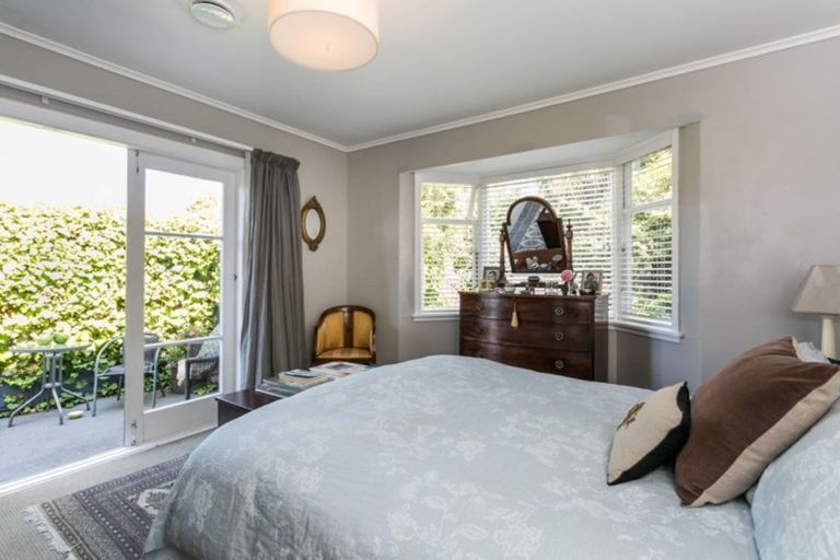 Photo of property in 16 Spencer Road, Hospital Hill, Napier, 4110