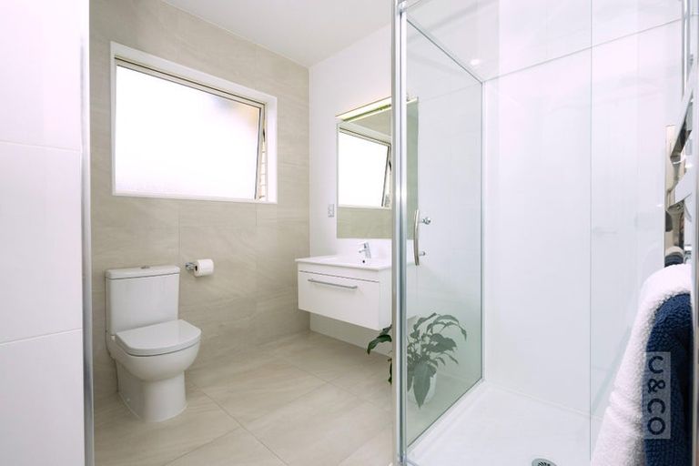 Photo of property in 16 Fruitlands Road, Kumeu, 0810