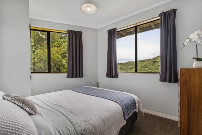 Photo of property in 98 View Road, Houghton Bay, Wellington, 6023