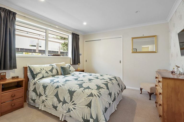 Photo of property in 48 Wallace Place, Westown, New Plymouth, 4310