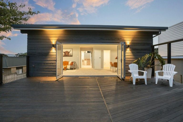 Photo of property in 16 Manly Street, Paraparaumu Beach, Paraparaumu, 5032