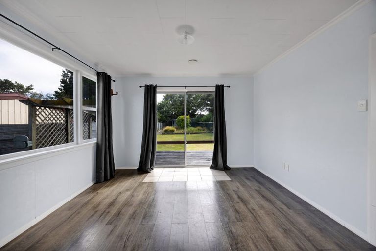 Photo of property in 9 Manawapou Road, Hawera, 4610