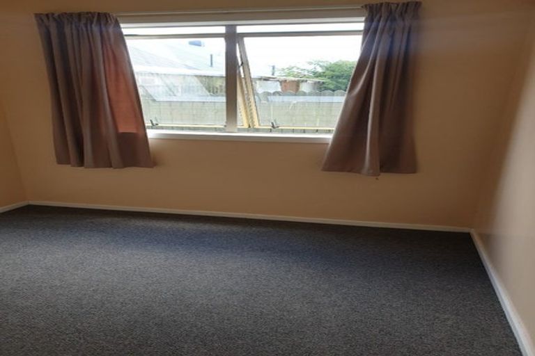 Photo of property in 241 Great North Road, Henderson, Auckland, 0612