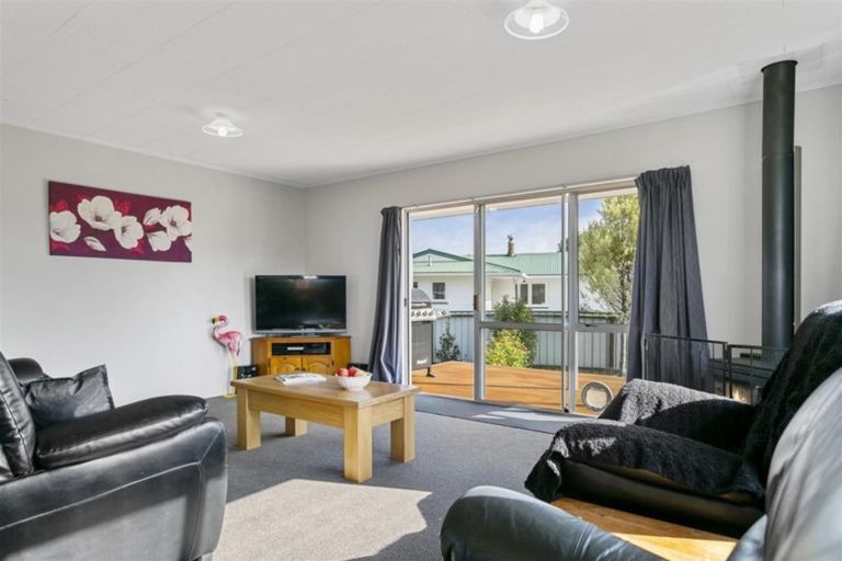 Photo of property in 104 Richmond Avenue, Richmond Heights, Taupo, 3330