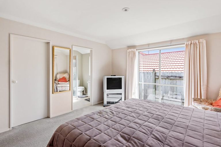 Photo of property in 28 Realm Drive, Paraparaumu, 5032