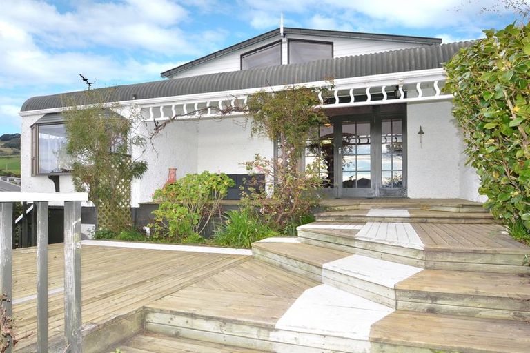 Photo of property in 41 Marine Parade, Macandrew Bay, Dunedin, 9014