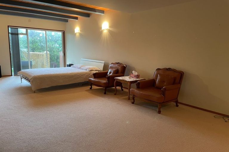 Photo of property in 1/3 Portal Place, Murrays Bay, Auckland, 0630