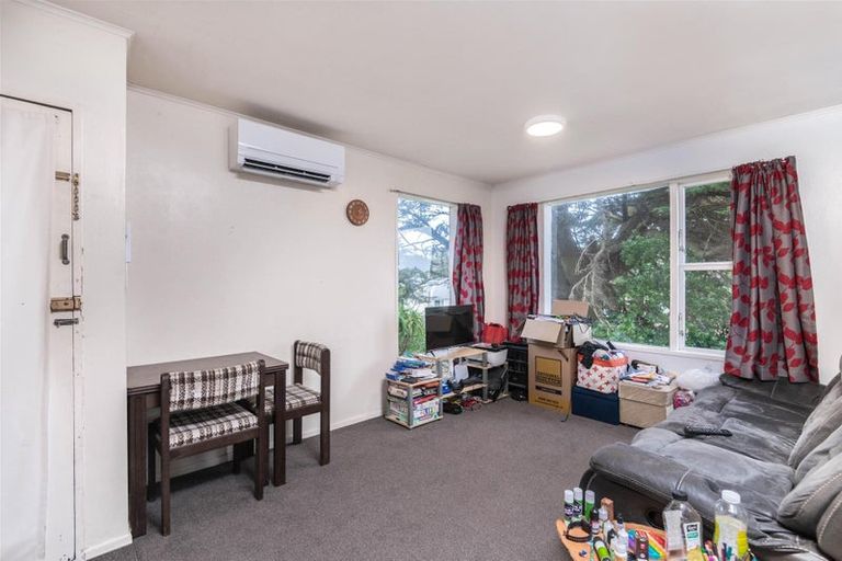 Photo of property in 86 Black Rock Road, Newlands, Wellington, 6037