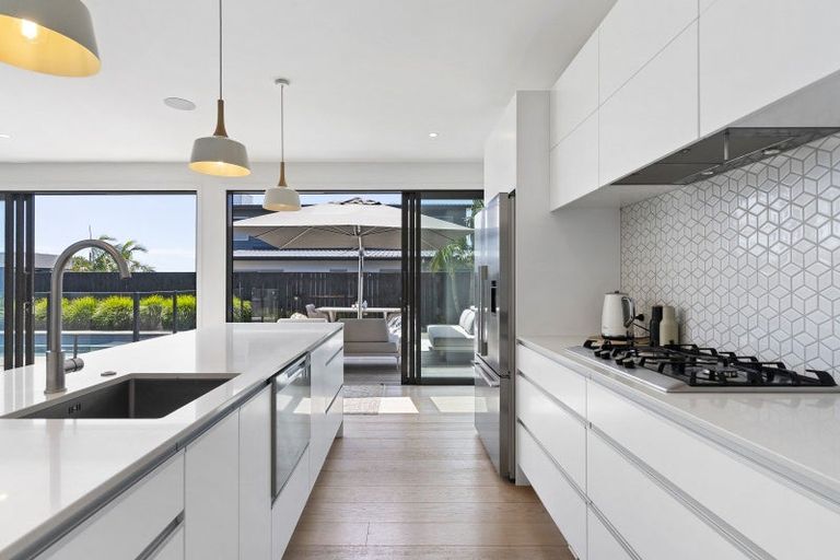 Photo of property in 32 Defender Crescent, Beachlands, Auckland, 2018
