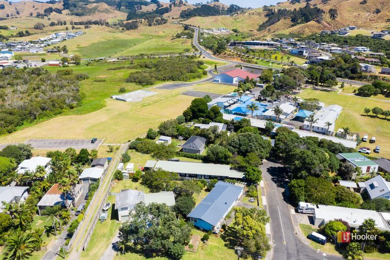 Photo of property in 2 Hillview Road, Waihi Beach, 3611