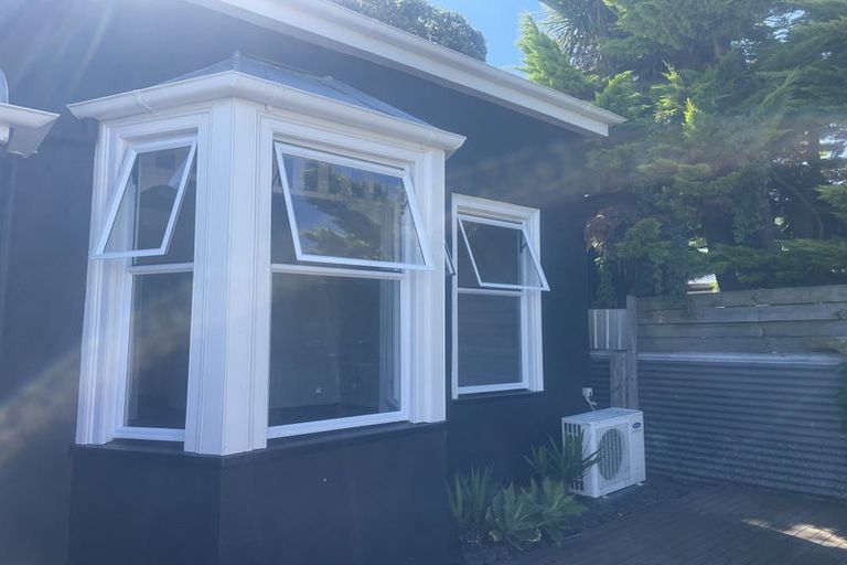 Photo of property in 70 Shakespeare Road, Bluff Hill, Napier, 4110