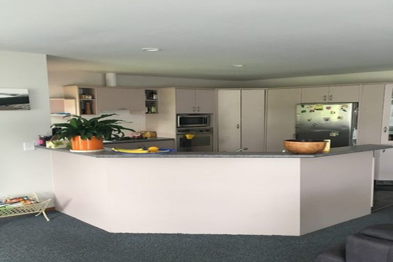 Photo of property in 11 Phoenix Lane, Northcote, Christchurch, 8052