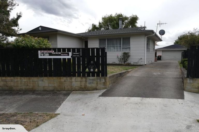 Photo of property in 3 Bryce Place, Kelvin Grove, Palmerston North, 4414