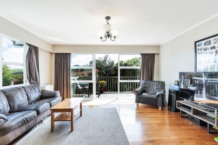 Photo of property in 18 Glenamoy Crescent, Johnsonville, Wellington, 6037