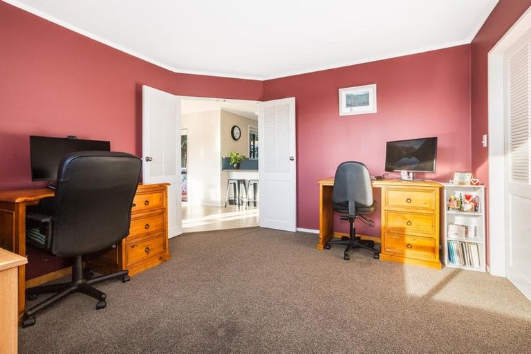 Photo of property in 8 Eclipse Lane, Whitby, Porirua, 5024