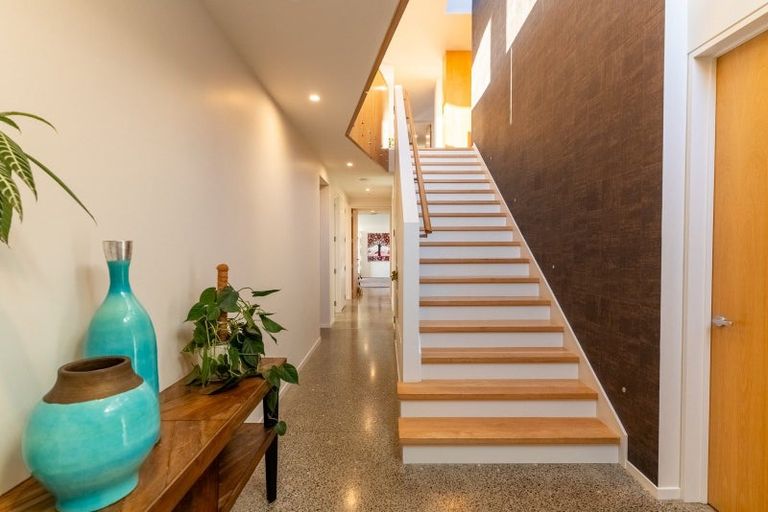 Photo of property in 10 Seascape View, Paremata, Porirua, 5024