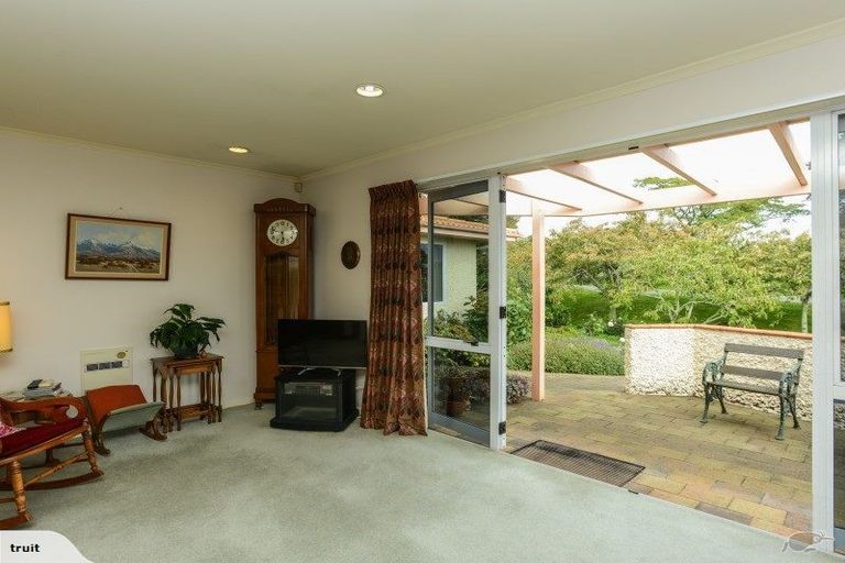 Photo of property in Busby Hill, Havelock North, 4130