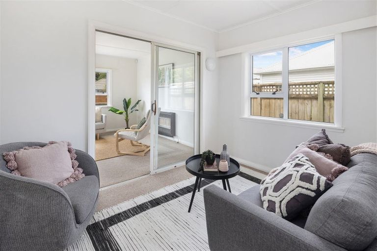 Photo of property in 23 Findlay Street, Tawa, Wellington, 5028