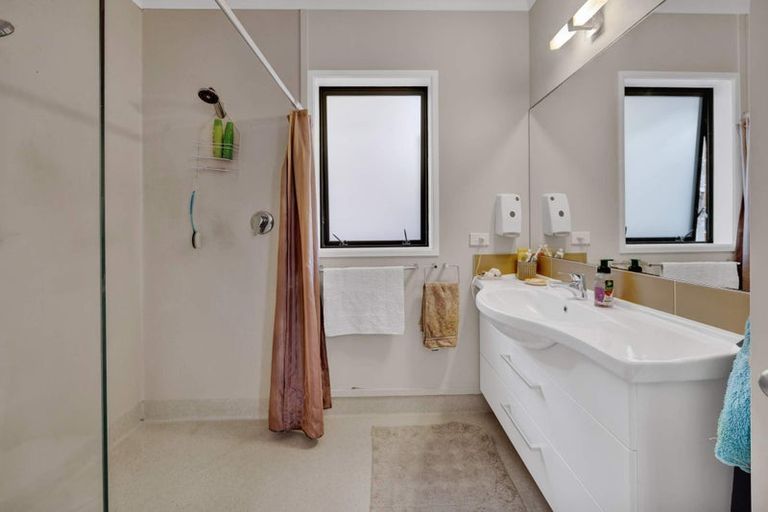 Photo of property in 2 Heaphy Road, Opunake, 4616