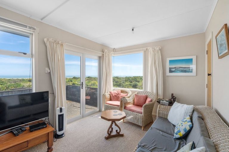 Photo of property in 7 Kent Avenue, Waitarere Beach, Levin, 5510