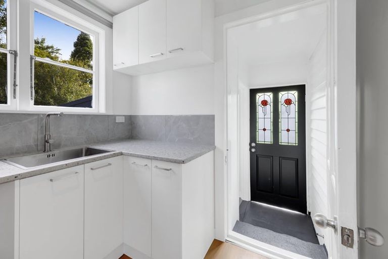 Photo of property in 22 Seyton Street, Stratford, 4332