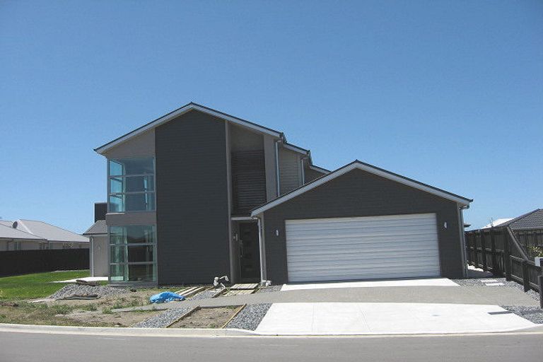 Photo of property in 6 Iti Place, Parklands, Christchurch, 8083