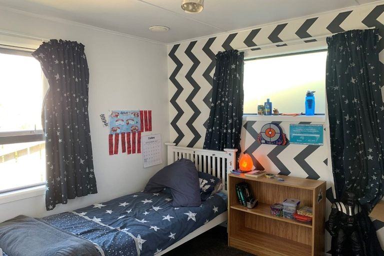 Photo of property in 14 Rice Crescent, Newlands, Wellington, 6037