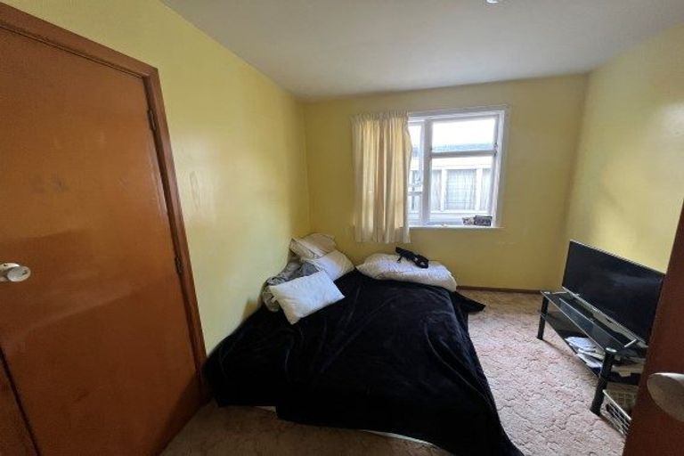 Photo of property in 120 Northcote Road, Northcote, Christchurch, 8052