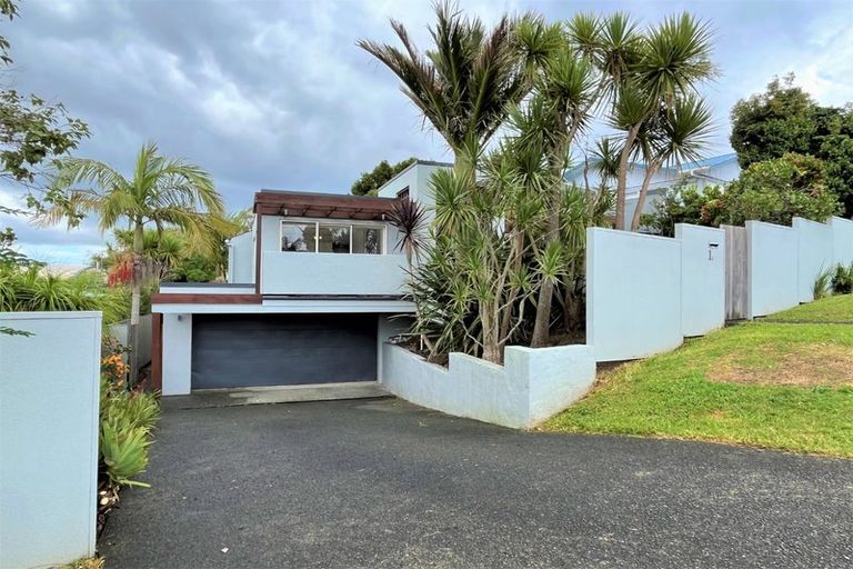 Photo of property in 1a Sycamore Drive, Sunnynook, Auckland, 0620