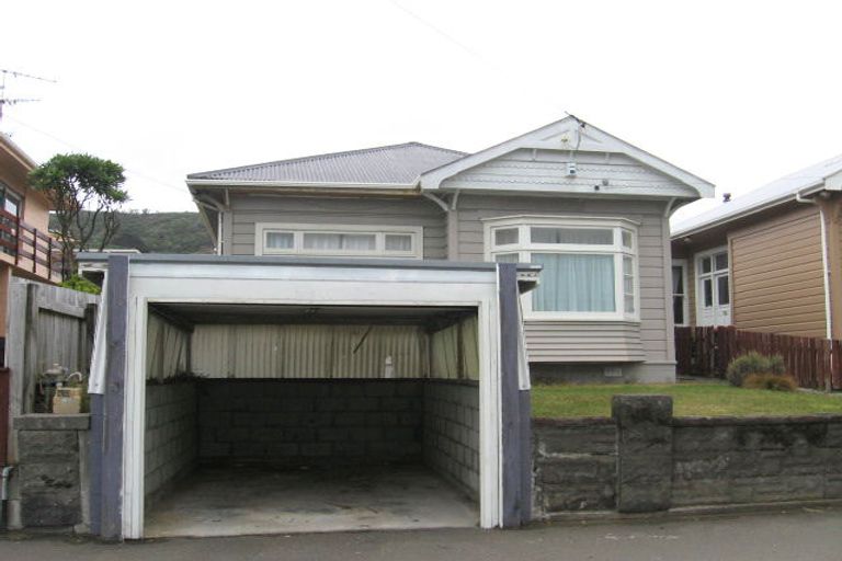 Photo of property in 8/154 Onepu Road, Lyall Bay, Wellington, 6022
