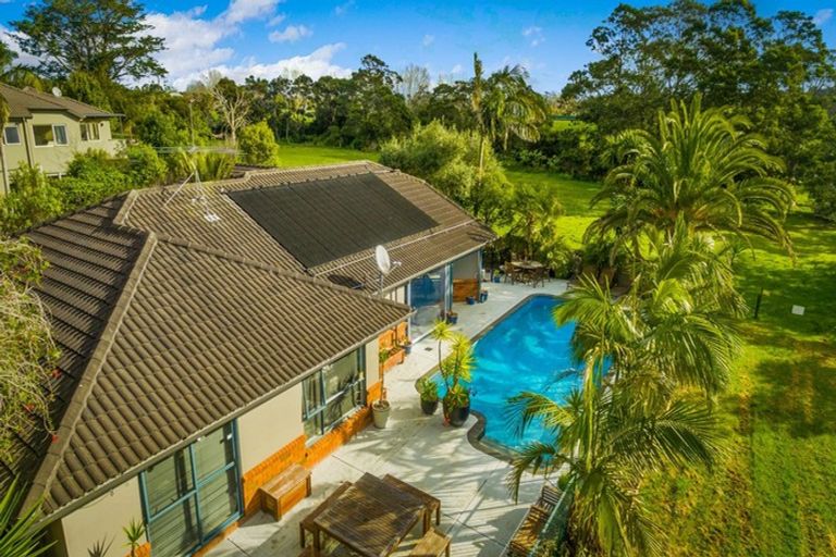 Photo of property in 14 Monkton Close, Greenhithe, Auckland, 0632