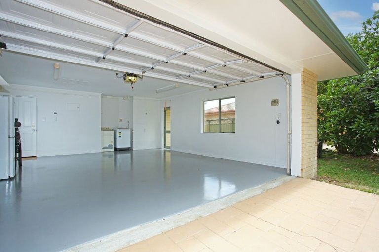 Photo of property in 6 Cottesmore Place, Huntington Park, Auckland, 2013