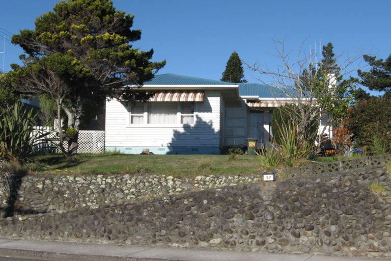 Photo of property in 37 Lupin Road, Otaki, 5512