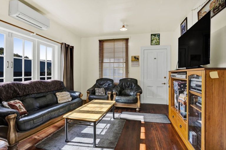 Photo of property in 73 Ngatai Street, Manaia, 4612