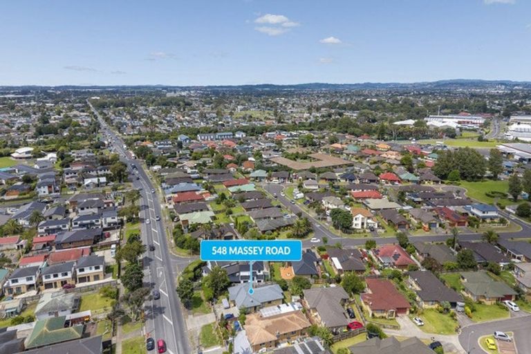 Photo of property in 548 Massey Road, Mangere, Auckland, 2022