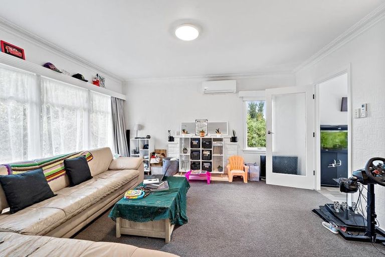 Photo of property in 64 Sherwood Avenue, Te Atatu South, Auckland, 0610